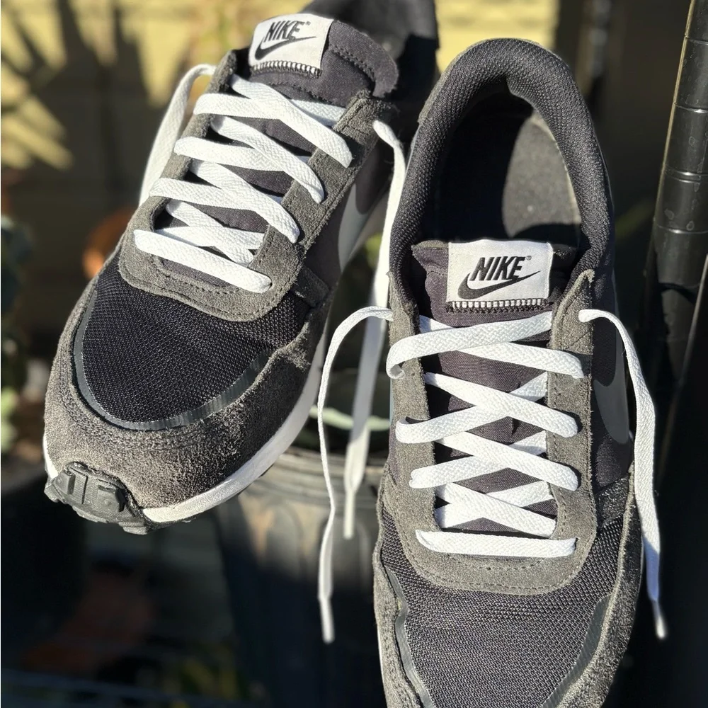 Nike Waffle Debut Mens Black Sneakers - Picture 4 of 16